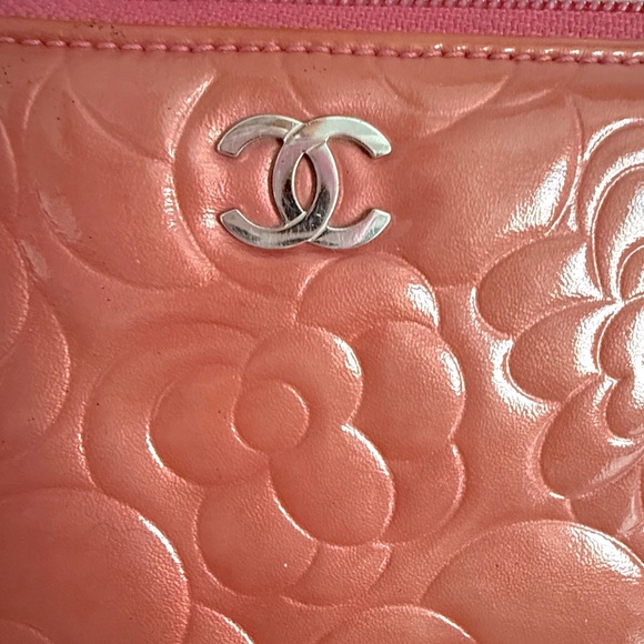 CHANEL Cameilla Zip Around Wallet - Picture 5 of 16